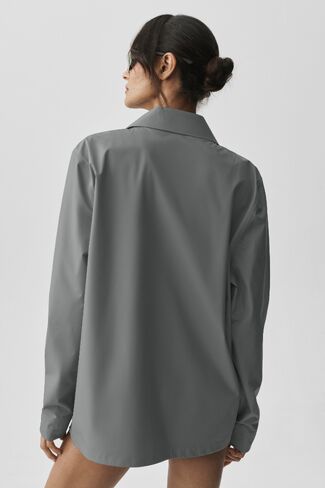 Alo Yoga Alpha Shell Overshirt - Monument in Kuwait