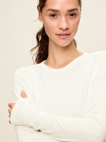 Old Navy Fluid Seamless Fitted Top - Magnolia in Kuwait