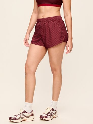 Old Navy Mid-Rise StretchTech Run Shorts -- 3-inch inseam - Red Geo in Kuwait