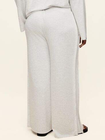 Old Navy High-Waisted Bounce Lite Drapey Wide-Leg Pleated Pants - Light Gray Heather in Kuwait