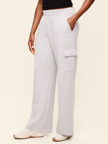 Old Navy High-Waisted Bounce Fleece Wide-Leg Cargo Sweatpants - Heather Gray in Kuwait