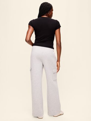Old Navy High-Waisted Bounce Fleece Wide-Leg Cargo Sweatpants - Heather Gray in Kuwait
