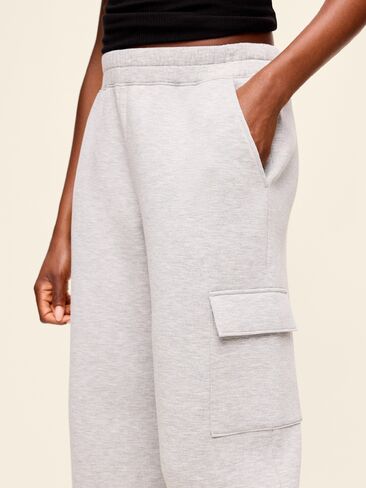 Old Navy High-Waisted Bounce Fleece Wide-Leg Cargo Sweatpants - Heather Gray in Kuwait