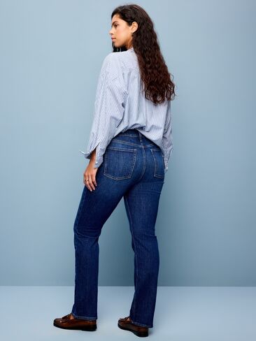 Old Navy Mid-Rise Straight Leg Jeans - Indigo Archive in Kuwait