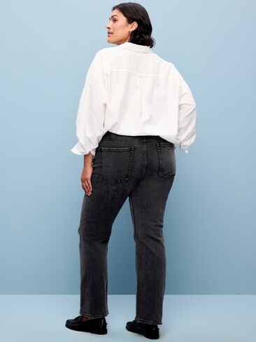 Old Navy Mid-Rise Straight Leg Jeans - Grey Matter in Kuwait