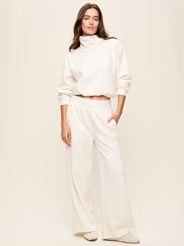Old Navy Extra High-Waisted Performance Fleece Wide-Leg Sweatpants - Sea Salt in Kuwait