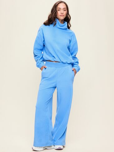 Old Navy Extra High-Waisted Performance Fleece Wide-Leg Sweatpants - Hopscotch Blue in Kuwait