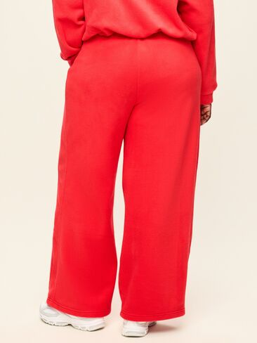 Old Navy Extra High-Waisted Performance Fleece Wide-Leg Sweatpants - Amaryllis in Kuwait