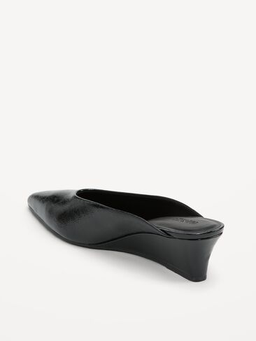 Old Navy Pointed-Toe Mules for Women - Black Jack in Kuwait