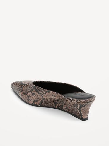 Old Navy Pointed-Toe Mules for Women - Snake in Kuwait
