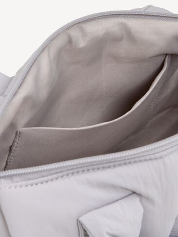 Old Navy Active Puff Barrel Bag - Cloud Cover in Kuwait
