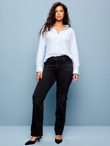 Old Navy Mid-Rise Straight Jeans - Washed Black in Kuwait