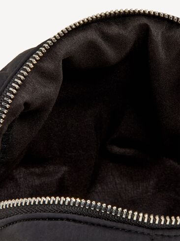 Old Navy Active Puffer Pouch - Black Jack in Kuwait