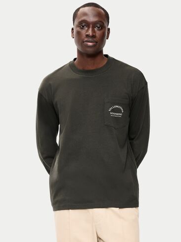 Old Navy Long-Sleeve Heavyweight Graphic T-Shirt - Dark Kelp in Kuwait