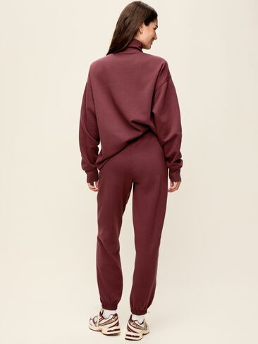 Old Navy Dynamic Fleece Joggers - Grand Canyon in Kuwait