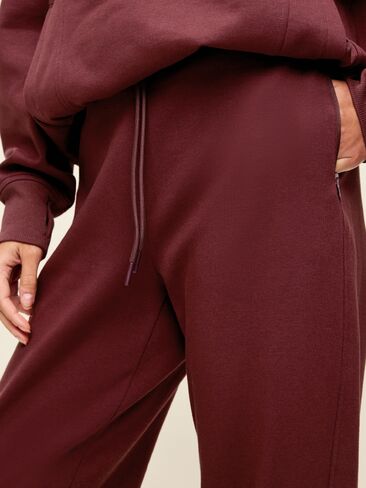 Old Navy Dynamic Fleece Joggers - Grand Canyon in Kuwait