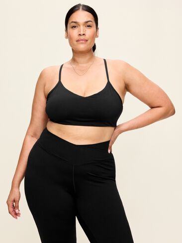 Old Navy Light Support StudioSmooth Y-Back Sports Bra - Black Jack in Kuwait