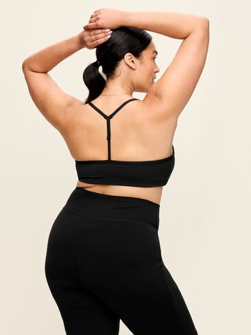 Old Navy Light Support StudioSmooth Y-Back Sports Bra - Black Jack in Kuwait