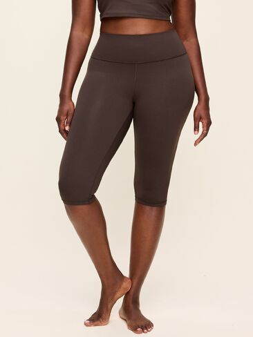 Old Navy High-Waisted StudioSmooth Pedal Pusher Capri Leggings - Black Coffee in Kuwait