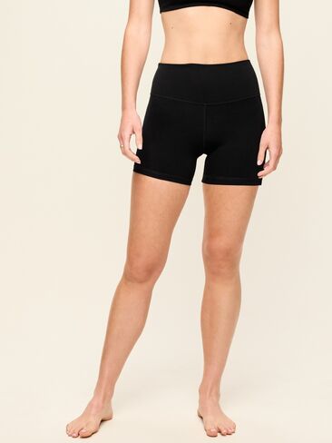 Old Navy High-Waisted StudioSmooth Biker Shorts -- 4-inch inseam - Black Jack in Kuwait