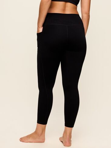 Old Navy High-Waisted StudioSmooth Boundless 7/8 Side-Pocket Leggings - Black Jack in Kuwait