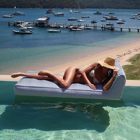SUNNYLiFE Le Weekend Luxe Lie-On Lounger, Navy, PVC/Polyester, 70.87 x 33.46 x 19.69 inches, 8.38 lbs in Saudi Arabia