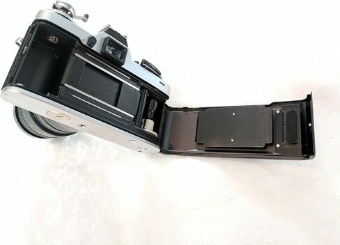 Minolta XD-11 35mm Film Camera W/ Minolta MD Rokkor-X 50mm 1.7 Lens. in Kuwait