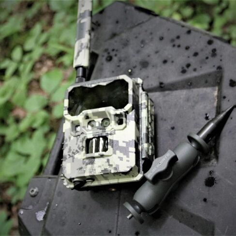 Black Gate Trail Camera Mount - Universal Screw-in Tree Mount for Trail Cameras & Solar Panels, 1/4"-20 Thread, Dual Ball-Socket Adjustment, Rust-Proof Composite, One-Hand Install in Kuwait