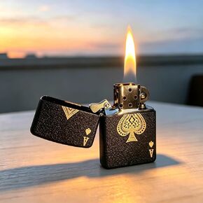 ولاعة الكيروسين للجيب من Ace of Spades، ولاعات لهب ناعمة عتيقة مع ختم وقود مطاطي، ولاعة معدنية مقاومة للرياح فريدة من نوعها قابلة لإعادة الملء، جزء خارجي من النحاس المصنفر، هدايا عيد ميلاد للرجال (بدون وقود) in Kuwait