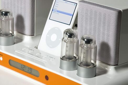 iClassic Docking Speakers Alarm AM/FM Station for 30-Pin iPod/iPhone in Kuwait