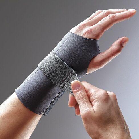 FUTURO Compression Stabilizing Wrist Brace, Breathable, Small/Medium in Saudi Arabia