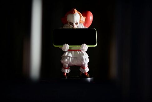 Exquisite Gaming Pennywise Cable Guy Controller Holder Stand in Kuwait