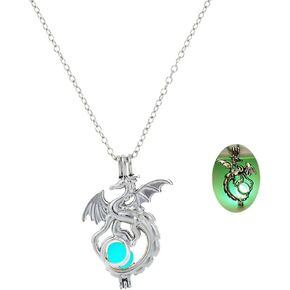 Luminous Dragon Necklace Retro Glowing Animal Flying Dragon Pendant Necklace for Women Men Simple Halloween Jewelry