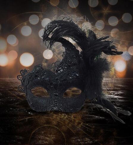 قناع تنكر قوطي أسود من Attitude Studio مع حواف مطرزة وريش in Kuwait