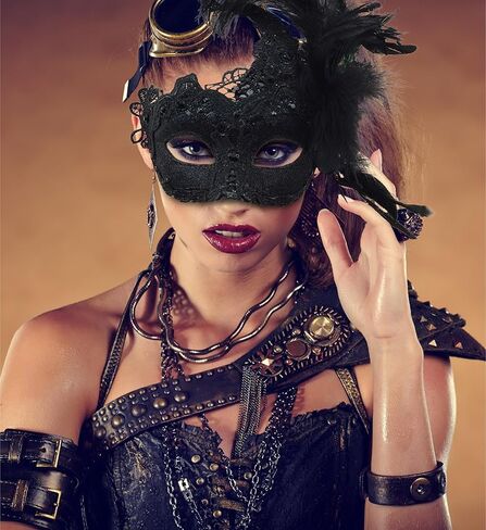 قناع تنكر قوطي أسود من Attitude Studio مع حواف مطرزة وريش in Kuwait