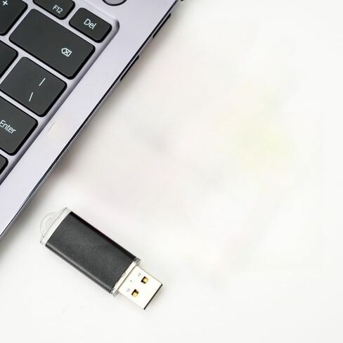 Universal USB 2.0 Flash Drive 8GB Portable Plug and Play Thumb Drive for PC Laptop Tablet Universal Storage Expansion USB Memory Stick in Kuwait