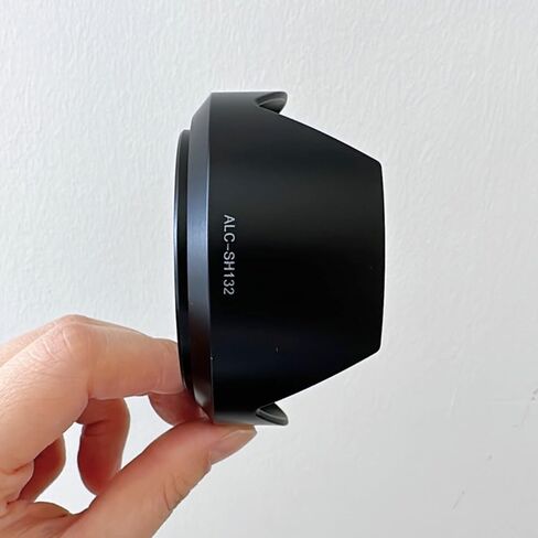 ALC-SH132 Lens Hood 55mm SH132 Lens Cover Cap Suitable for FE 28-70mm Camera ALC-SH132 Camera Accessory Lens Cap Formirrorless- Camera Lens Hood for 28-70mm Lens ALC-SH132 Lens Cover -Universal Lens in Kuwait