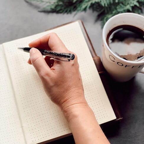 RUSTIC TOWN مجلة جلدية قابلة لإعادة الملء بصفحات فارغة - دفتر كتابة مجلة جلدية قابل لإعادة الملء مقاس A5 - هدية يوميات سفر عتيقة مصنوعة يدويًا للرجال والنساء in Kuwait