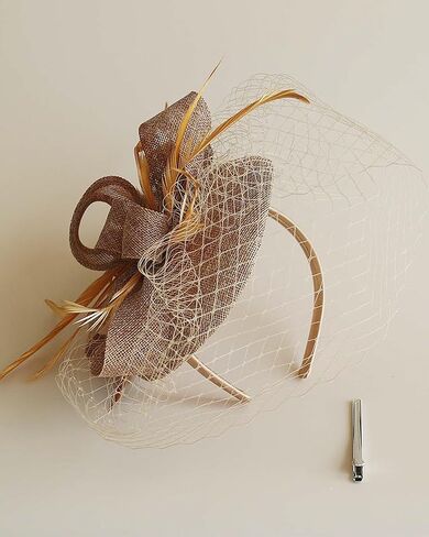 قبعات فاسيناتورز للنساء، قبعة دائرية مع حجاب شبكي، ريش ديربي، عصابة رأس لحفلات الزفاف، مشبك شعر لحفلات الشاي، 20 ثانية 50 ثانية، W4-38-ذهبي in Kuwait