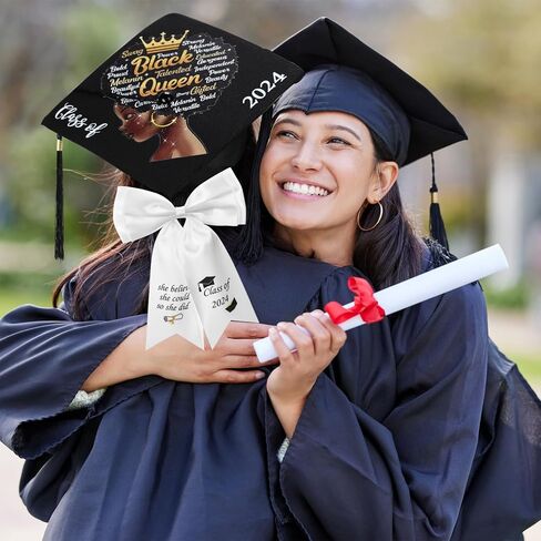 قطعتان من هدايا التخرج للنساء، قبعة التخرج وقبعة بيضاء لفئة 2024 مع شرابة للمدرسة الثانوية والبكالوريوس in Kuwait