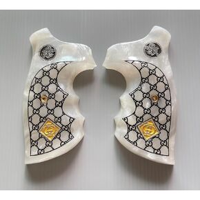 مقابض مسدس من الراتنج متوافقة مع إطار Smith and Wesson K/L بعقب مربع ومسدسات أخدود الإصبع وتصميم مربع فاخر وكلاسيكي مصنوع يدويًا من البوليستر in Kuwait