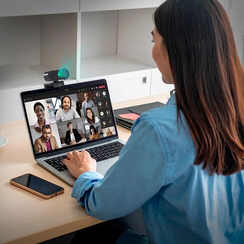 كاميرا ويب ELG Full HD 1080p مع ميكروفون وغطاء للخصوصية، تركيز تلقائي، ميكروفون لإلغاء الضوضاء، دوران 360 درجة، كاميرا ويب USB للكمبيوتر الشخصي/Mac/الكمبيوتر المحمول، Zoom/Teams/Skype، متضمن محول USB-C، أسود in Kuwait