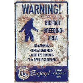 Bigfoot Breeding Area Metal Retro Plaque Warning Sign Metal Tin Sign Vintage Poster Bar Hunting Lodge Living Room Kitchen Bathroom Home Art Wall Decor Plaque Gift
