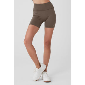 Alo Yoga 5" Seamless Ribbed Favorite Short - Olive Tree in Kuwait