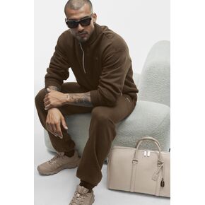 Alo Yoga Accolade 1/4 Zip Pullover - Espresso in Saudi Arabia