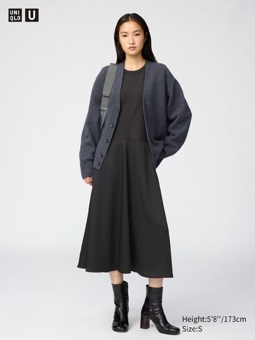 Uniqlo Lambswool V-Neck Cardigan in Kuwait
