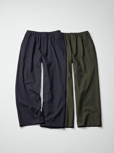 Uniqlo Easy Wide Pants in Kuwait