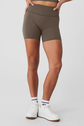 Alo Yoga 5" Seamless Ribbed Favorite Short - Olive Tree in Kuwait