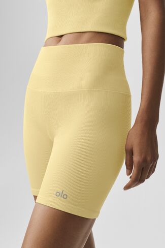 Alo Yoga 5" Seamless Ribbed Favorite Short - Warm Butter in Saudi Arabia