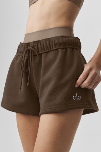 Alo Yoga Accolade Short - Espresso in Saudi Arabia